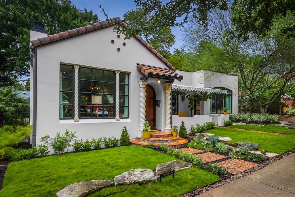 122 Laurel Ln