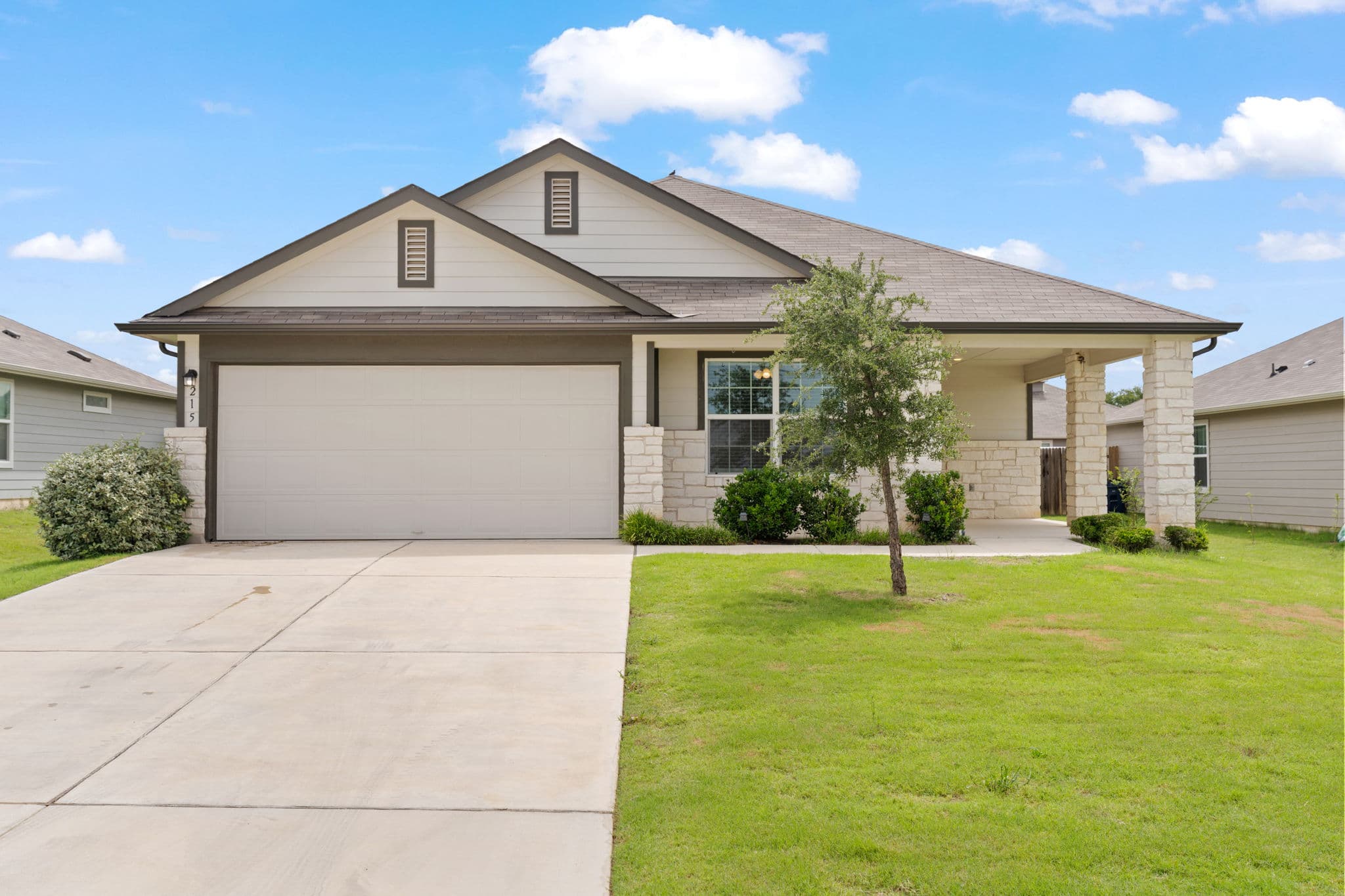 215 Bunting Ln