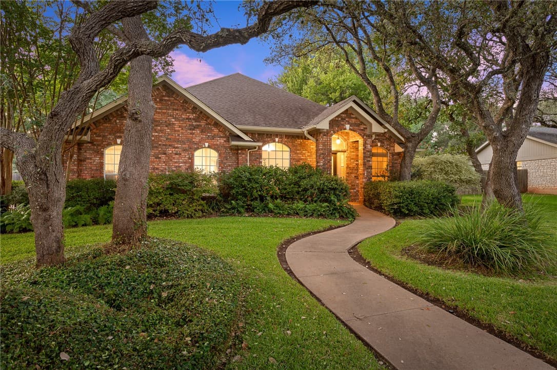 3702 Apache Forest Dr