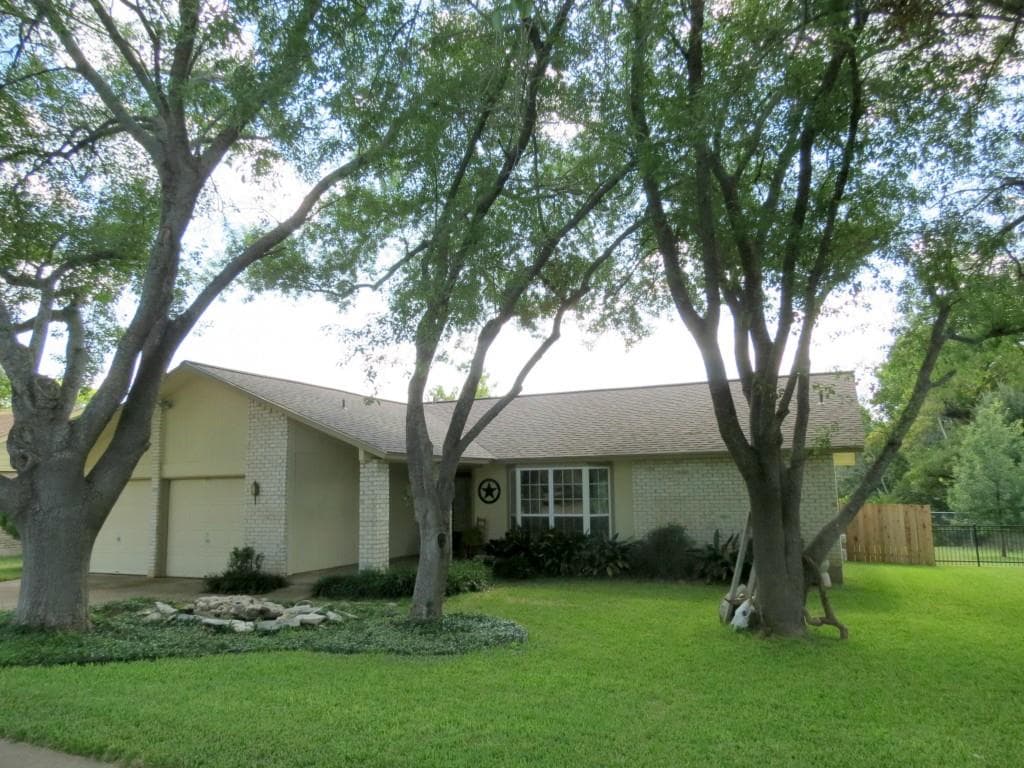 1006 Great Oaks Cv