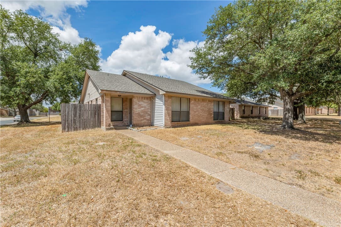 2530 Hickory Dr