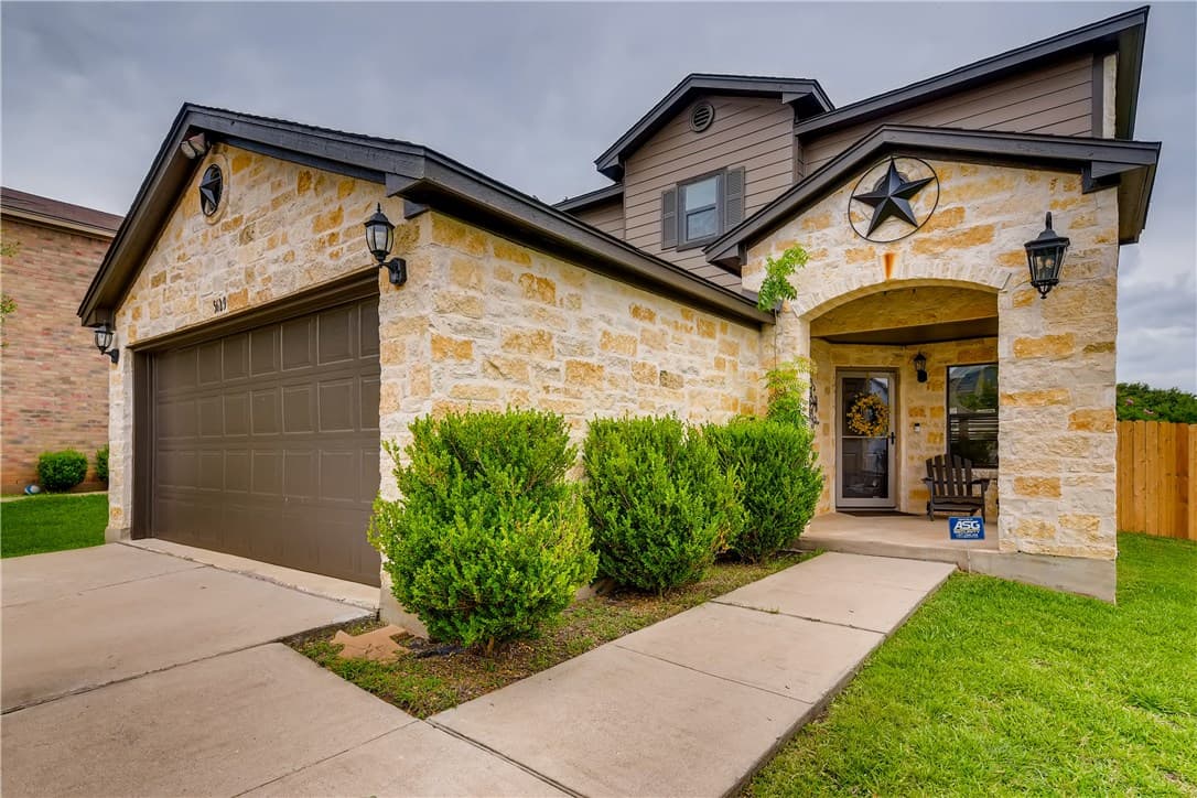 5629 Victory Gallop Dr