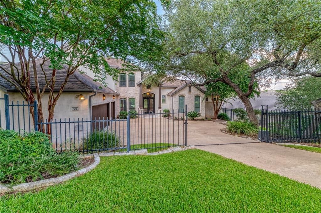 502 Rolling Green Dr