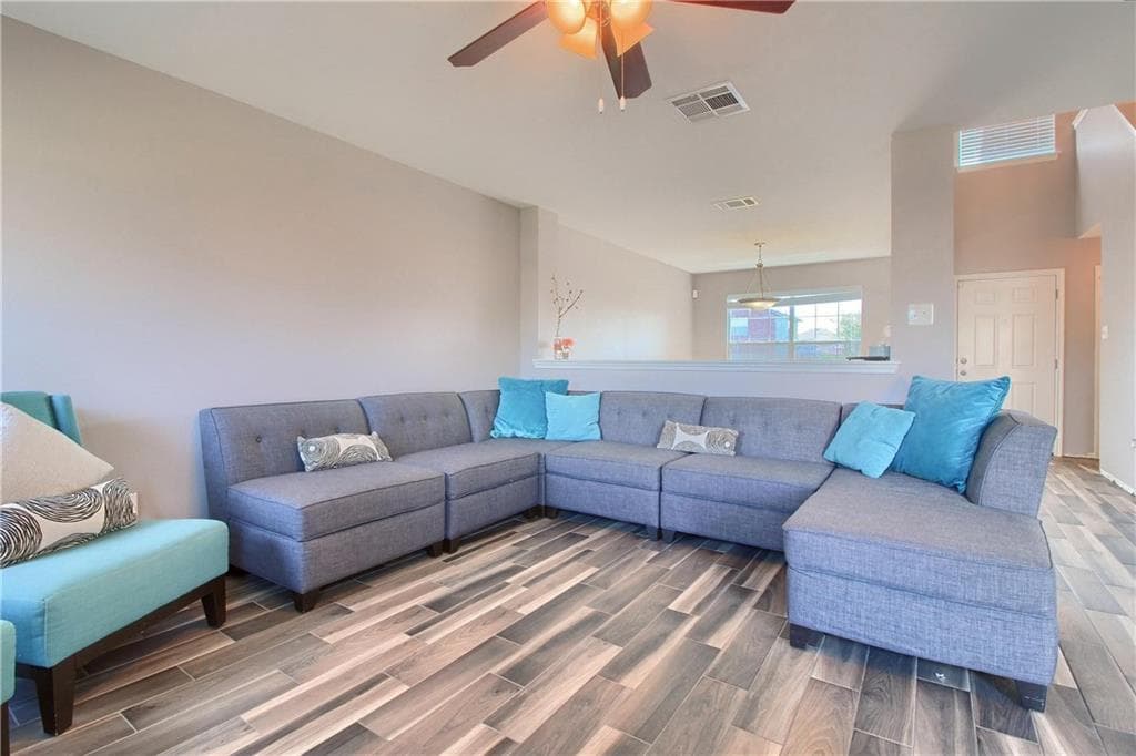 302 Flinn St Fl Inn