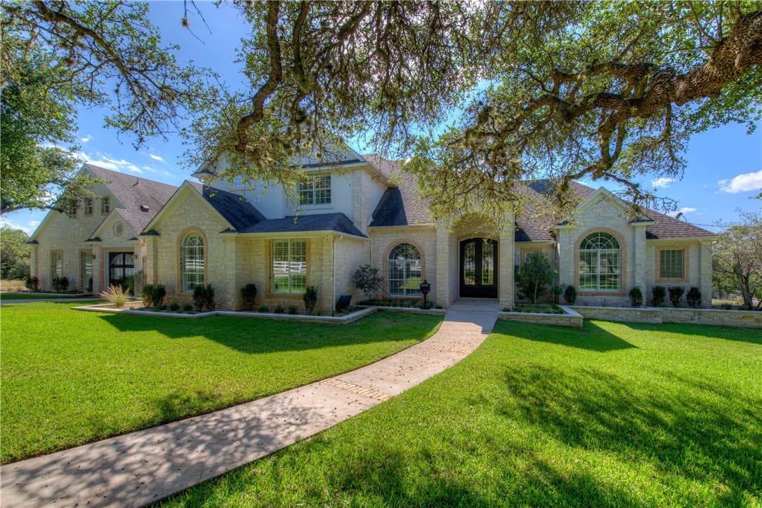 1250 E Creek Dr