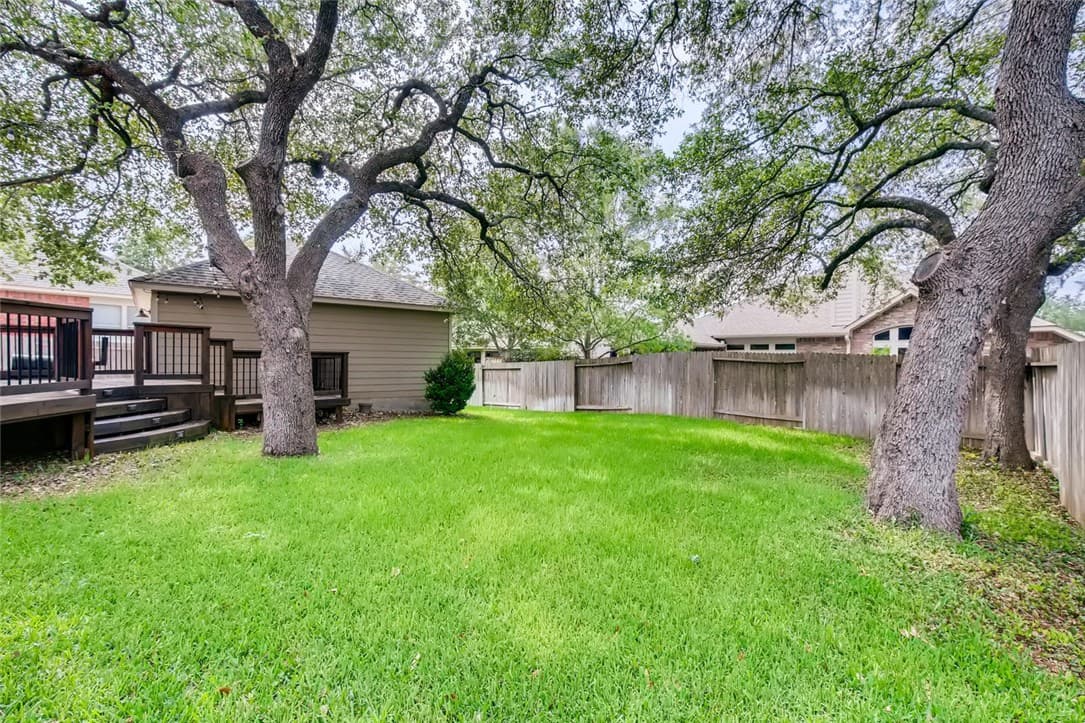2324 Oak Willow