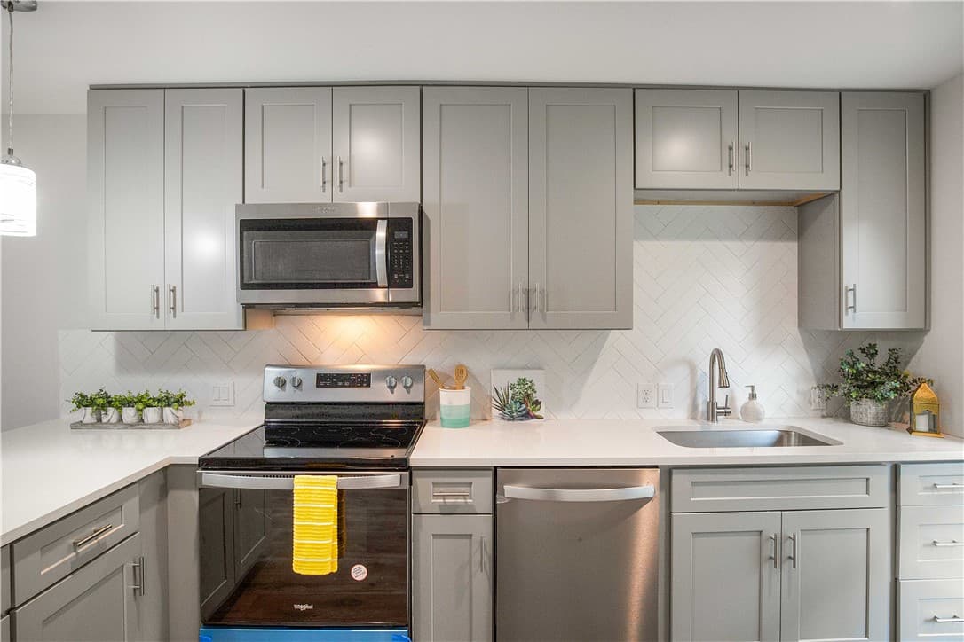 3808 Southway Dr Apt 102