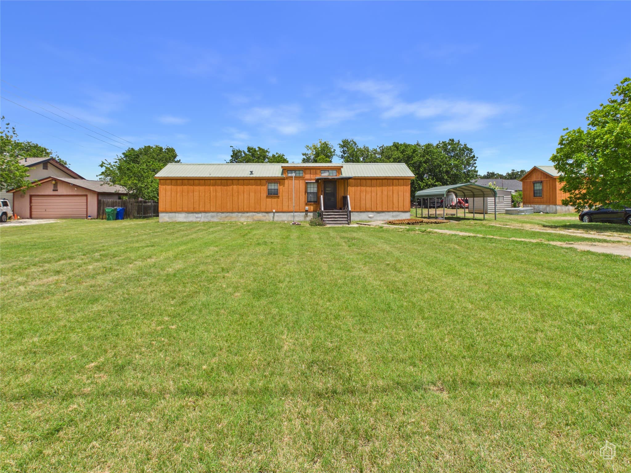 202 N Mustang Ave