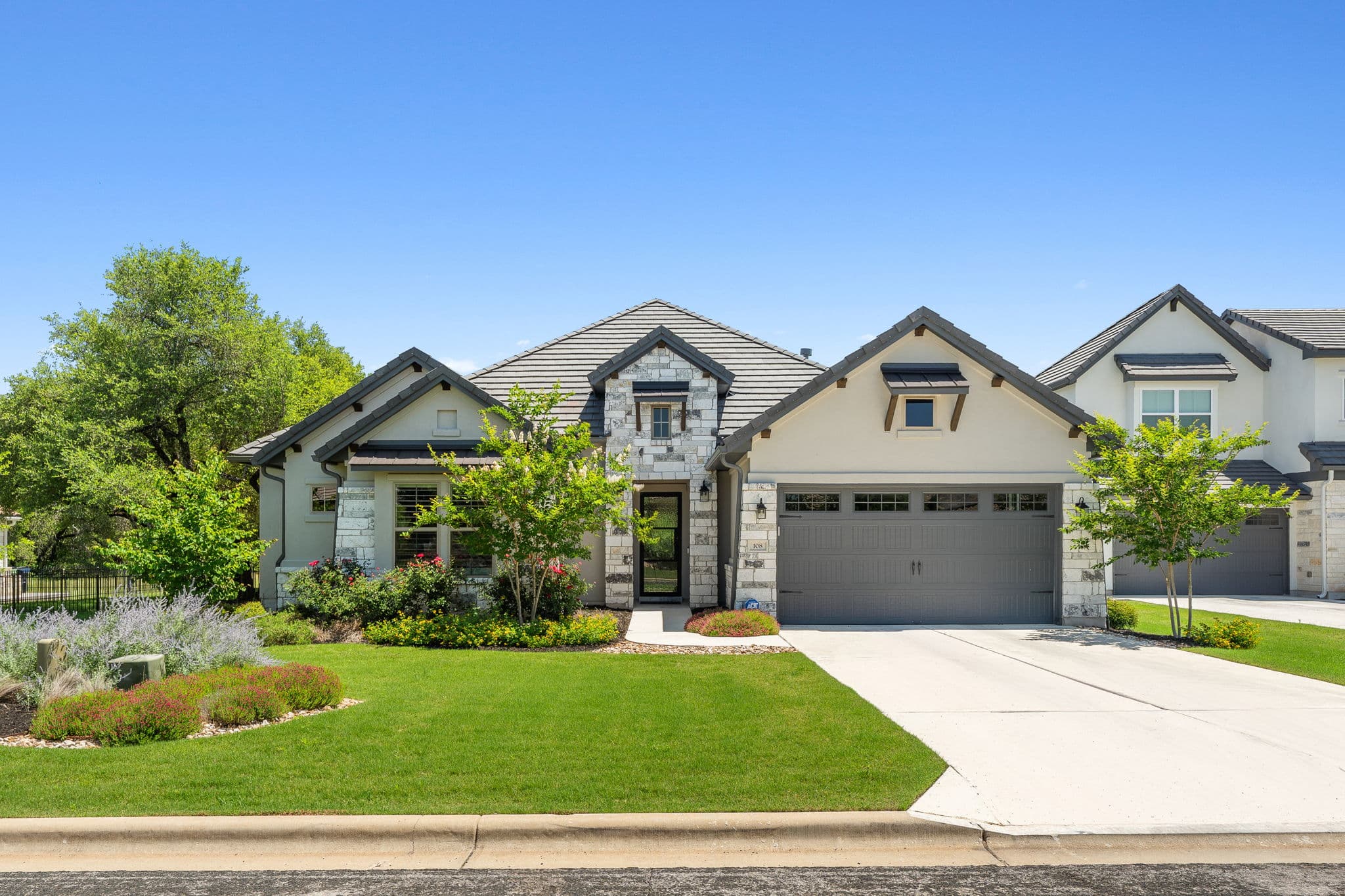 108 Oak Trail Dr