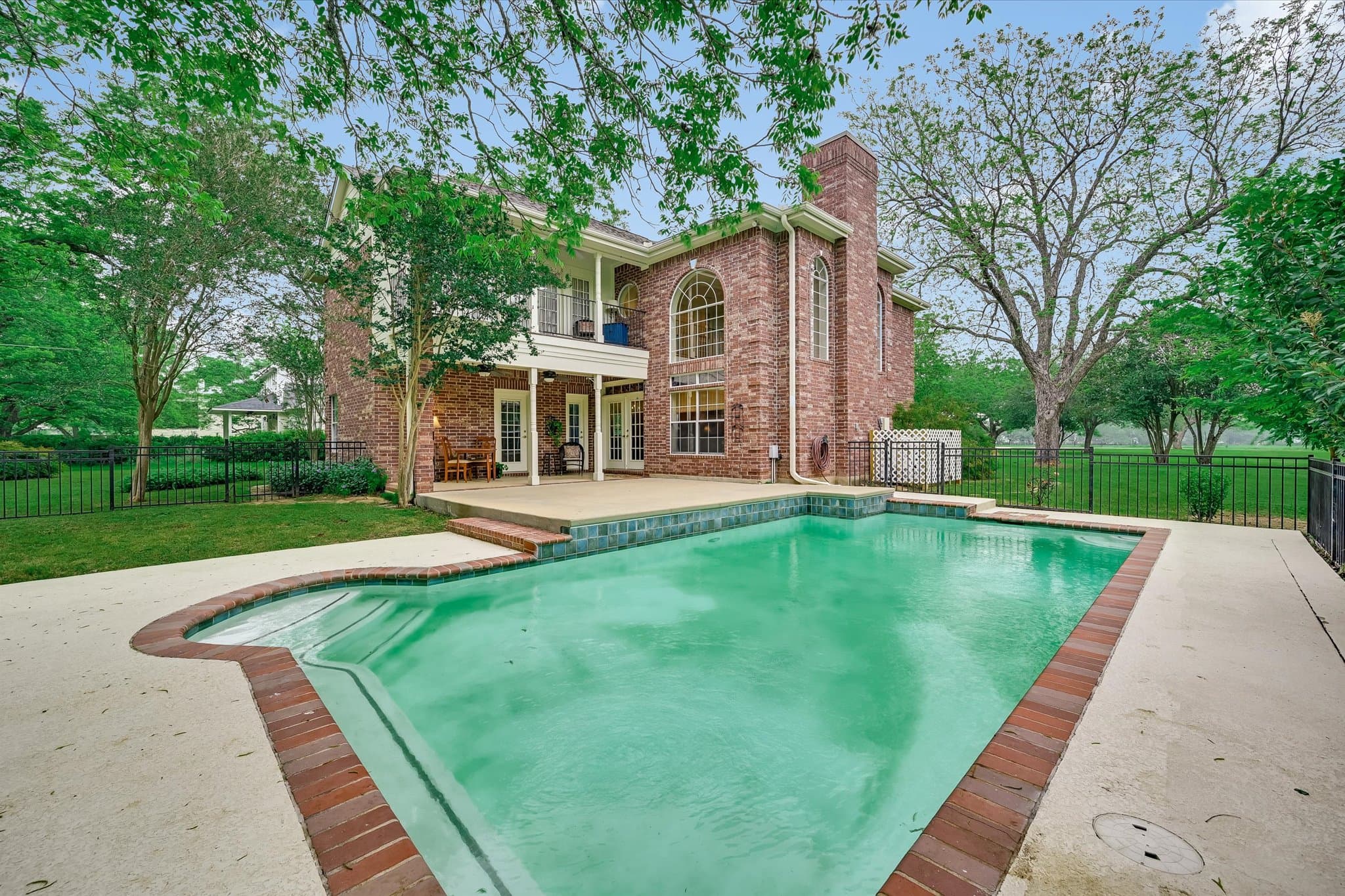 220 2 Mile Ln