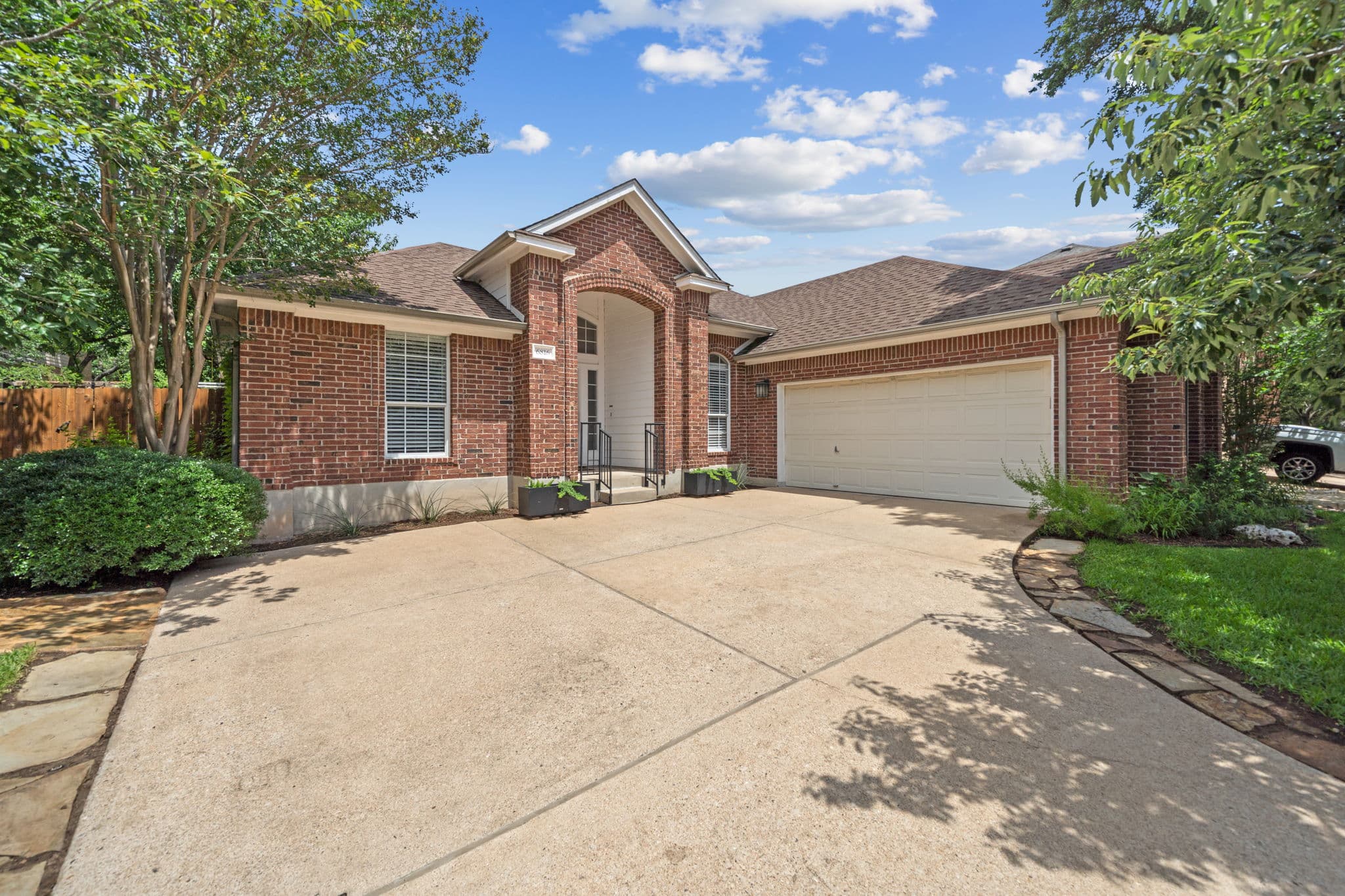 6816 Beatty Dr