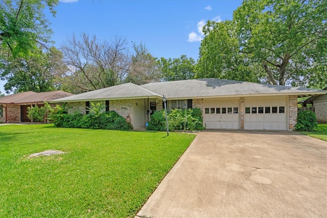 2107 Kenbridge Dr