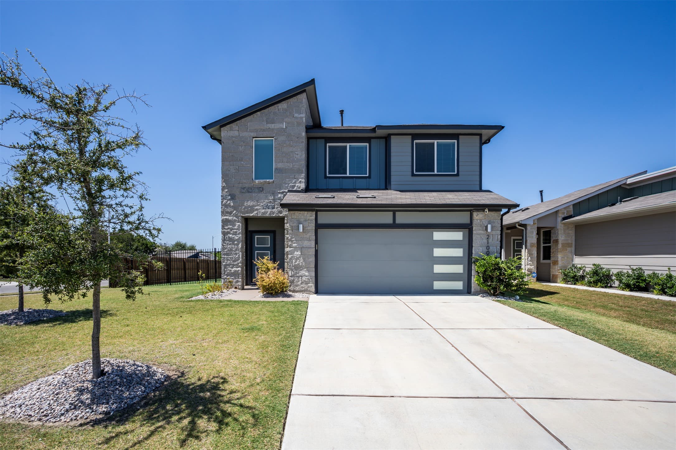2100 Tucker Ln
