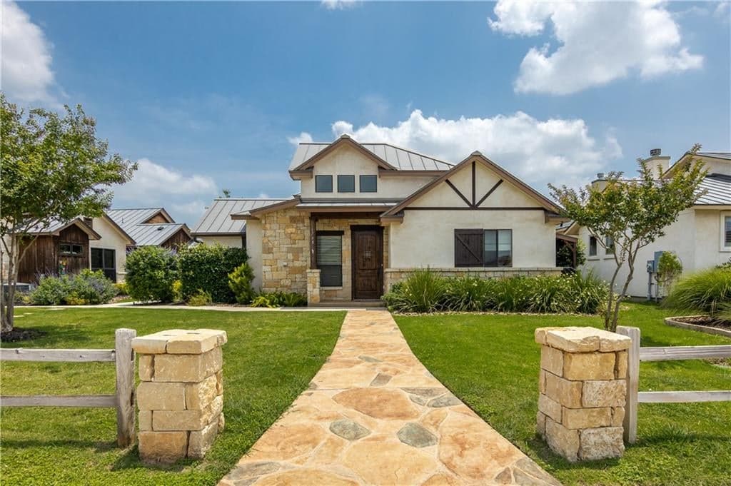 1748 Gruene Vineyard Xing