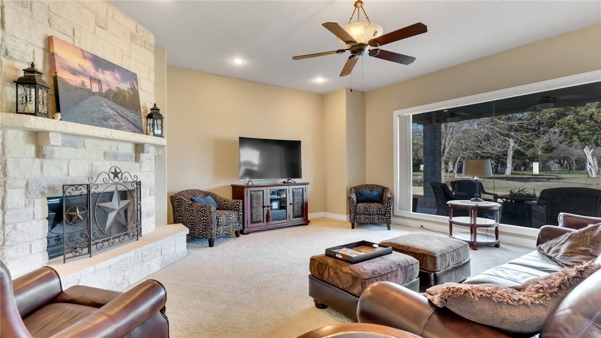 115 Walnut Tree Loop