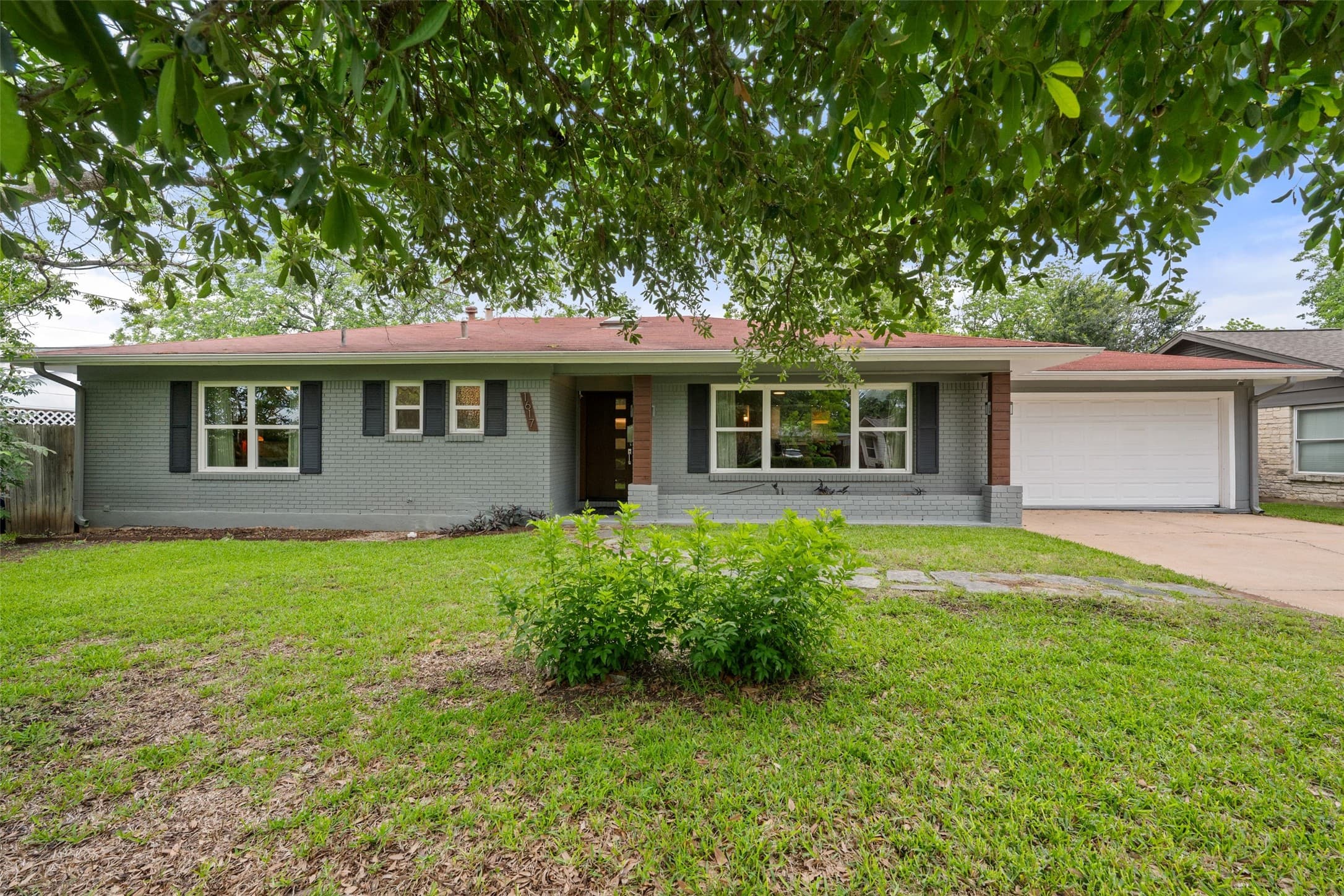 1617 Glencrest Dr