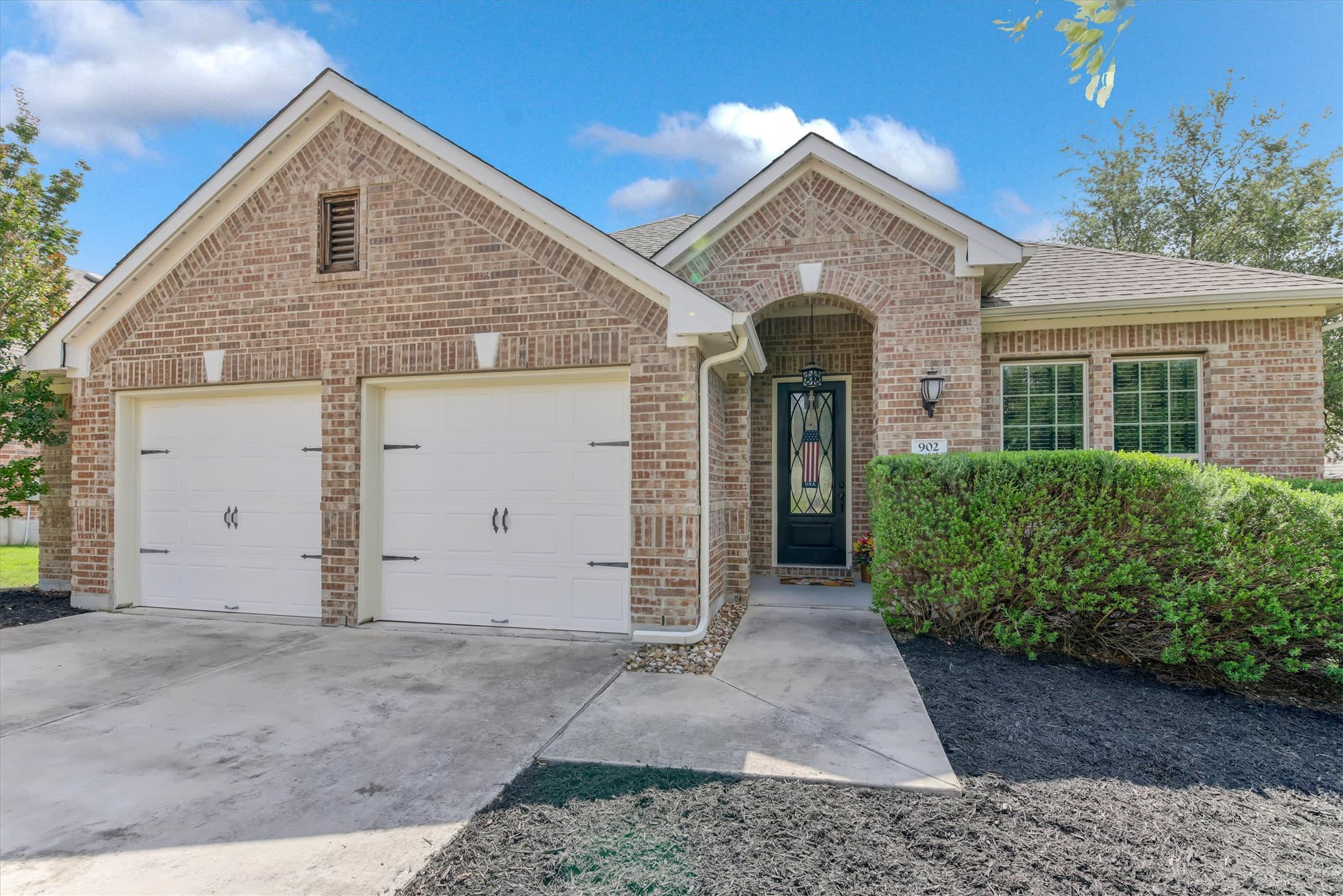 902 Catalina Ln