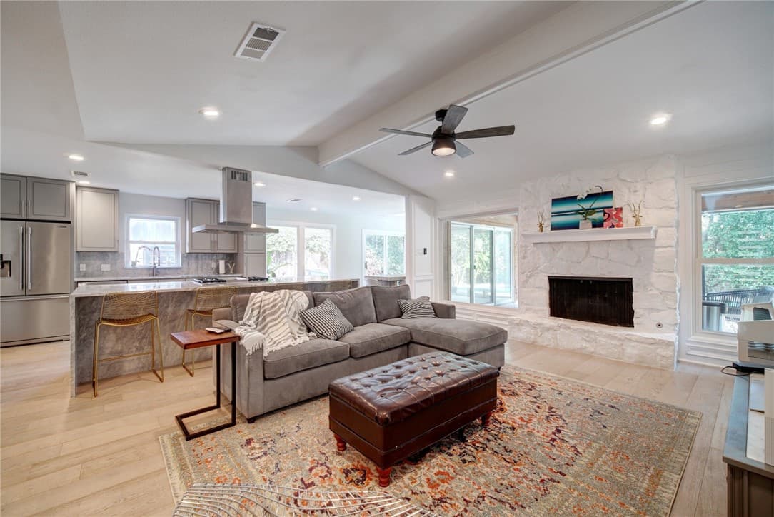 1307 Darter Ln