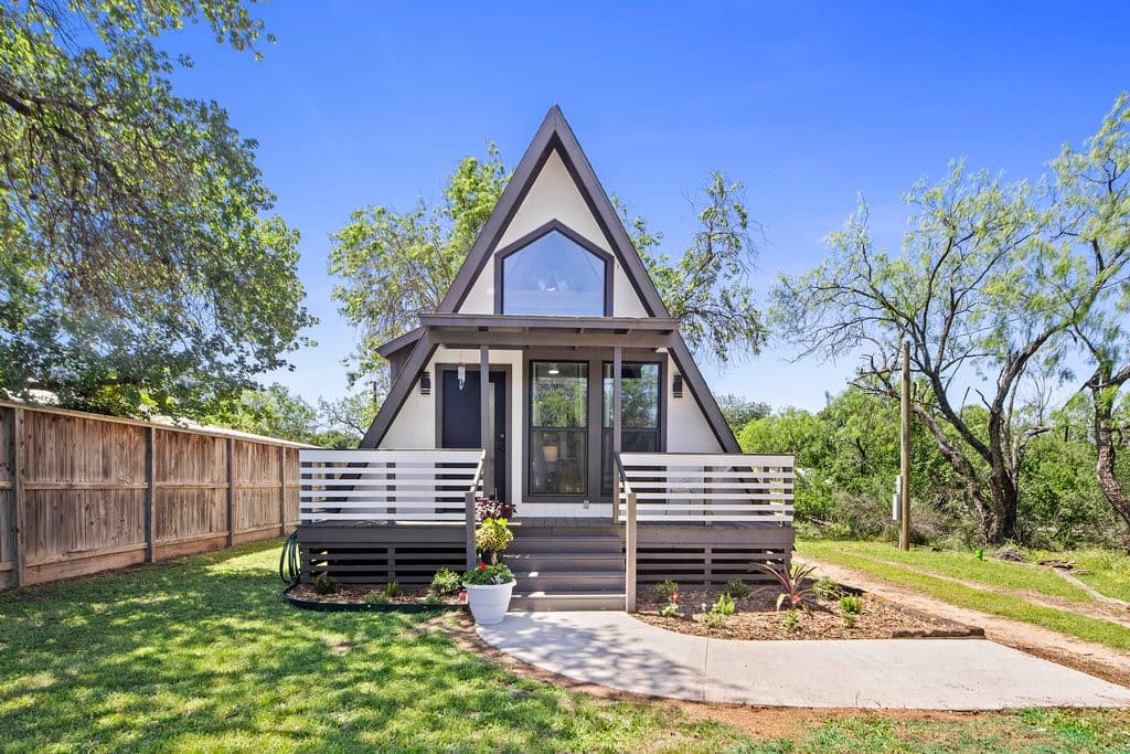 241 Southwood Dr