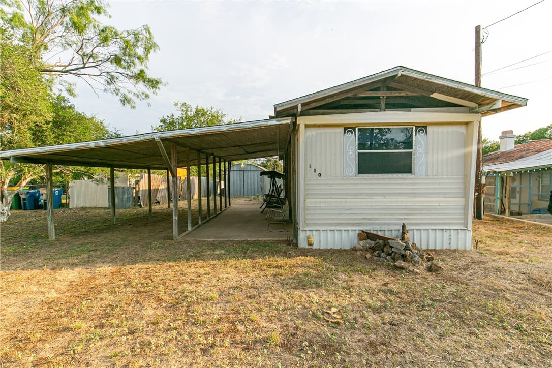 130 E Sweetbriar Dr