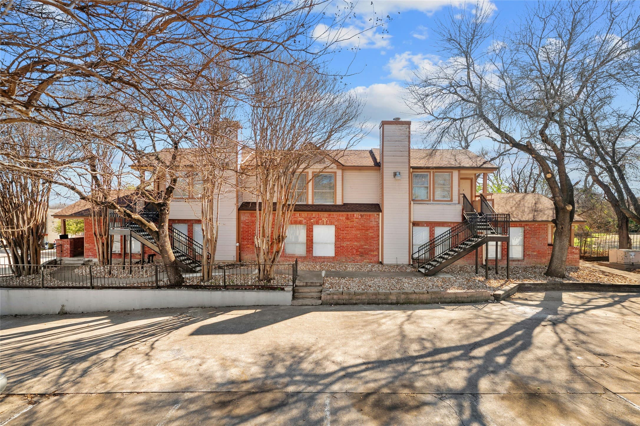7111 E Highway 290