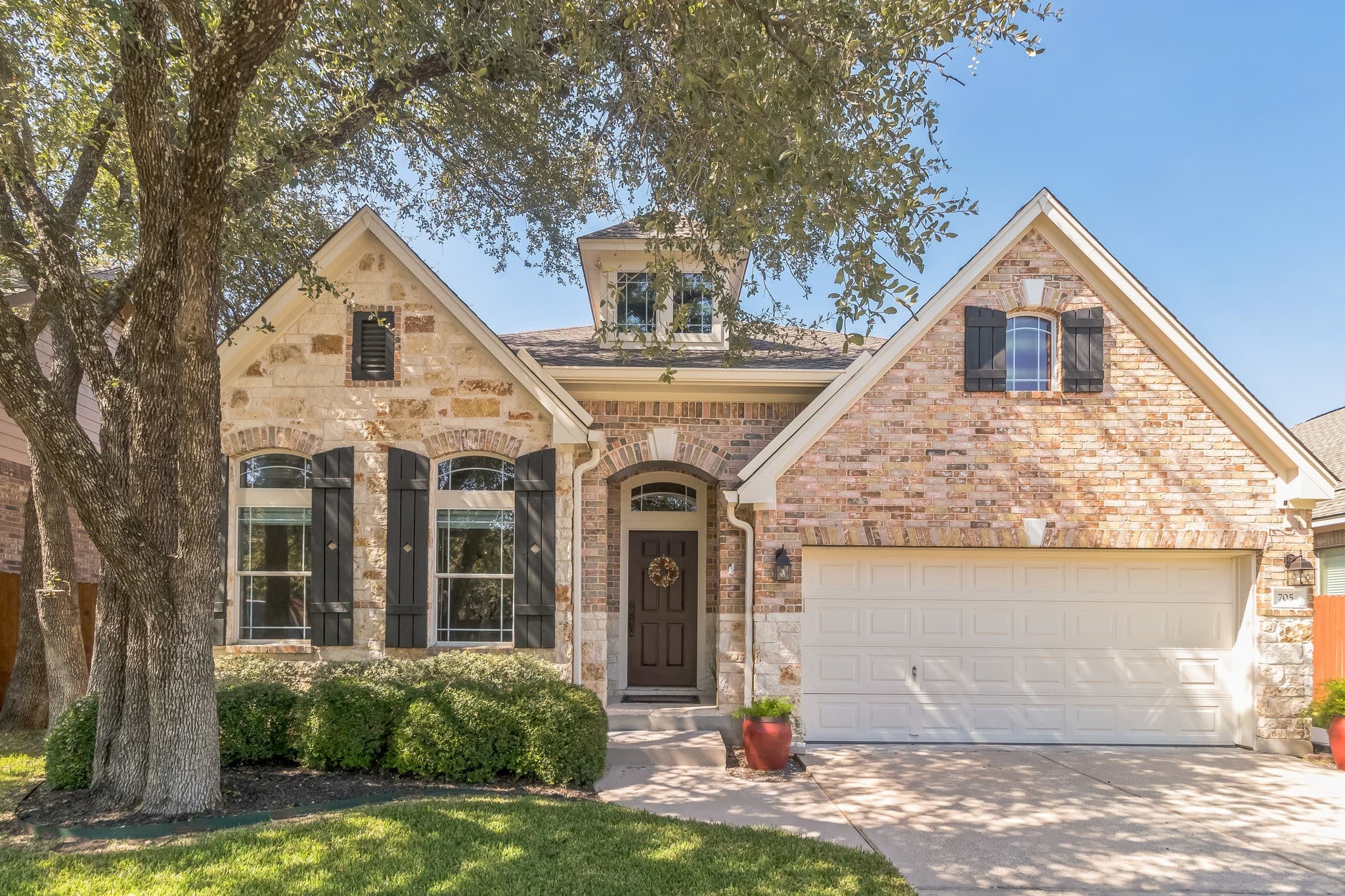 705 Edwards Walk Dr