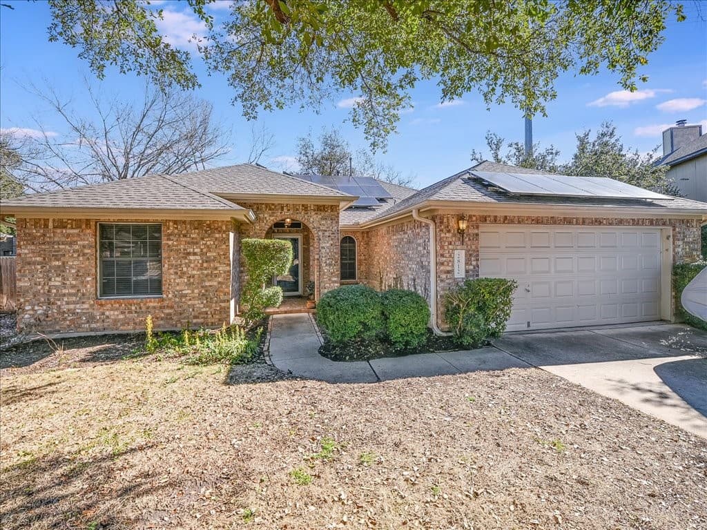 2812 Bluejay Dr
