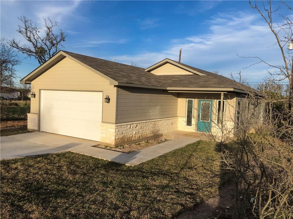 735 Maple Ln