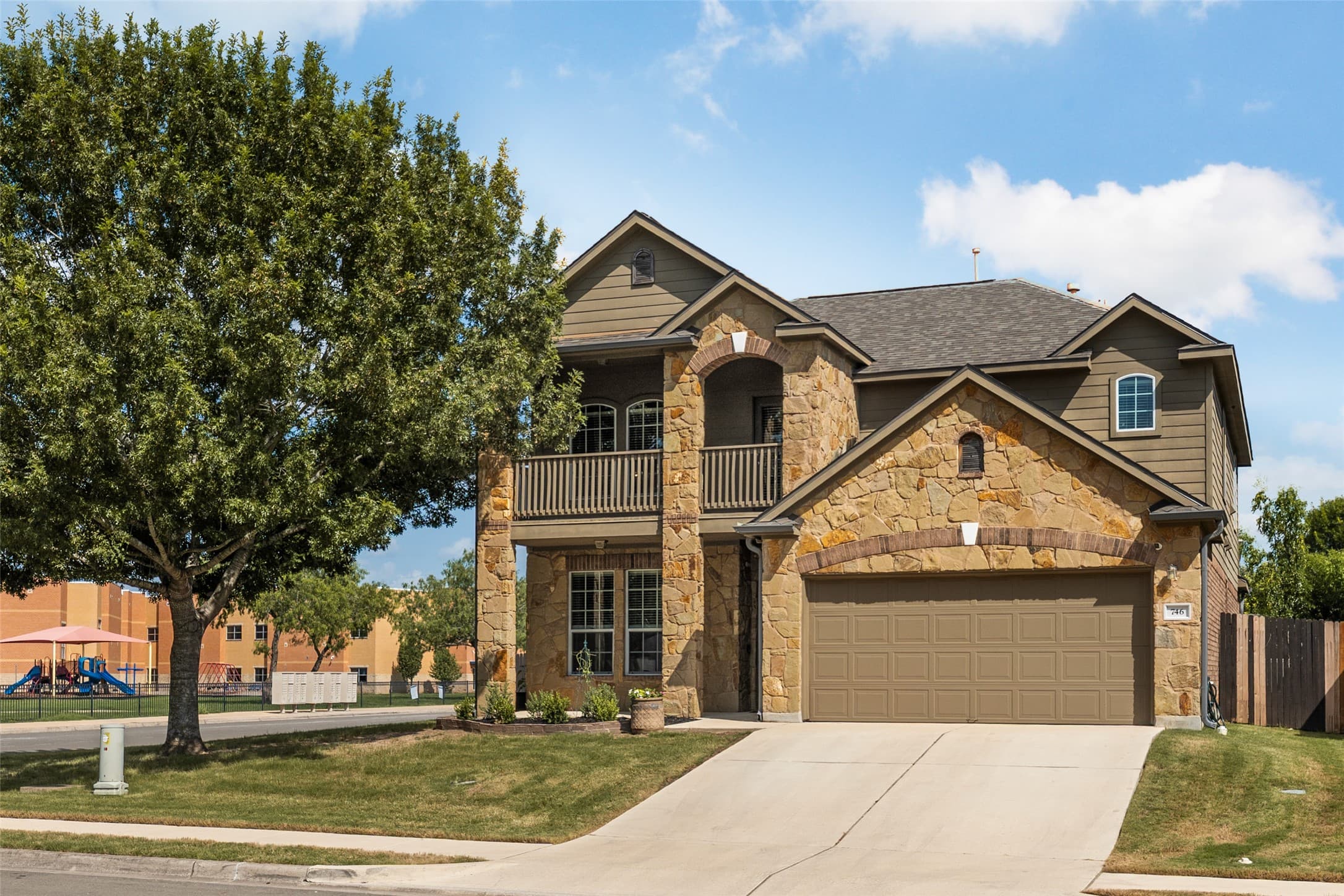 746 Easton Dr