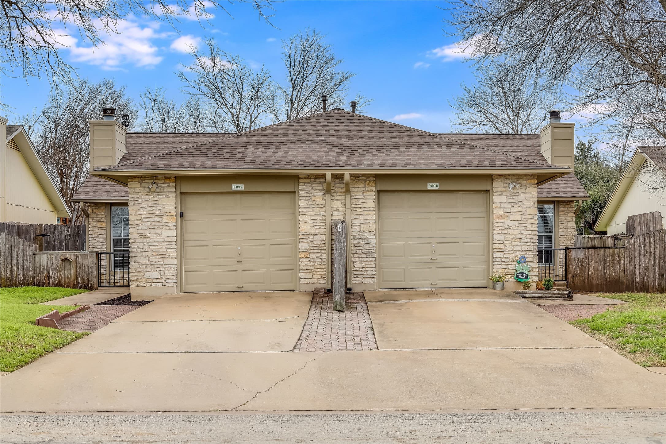 3909 Stonebridge Dr