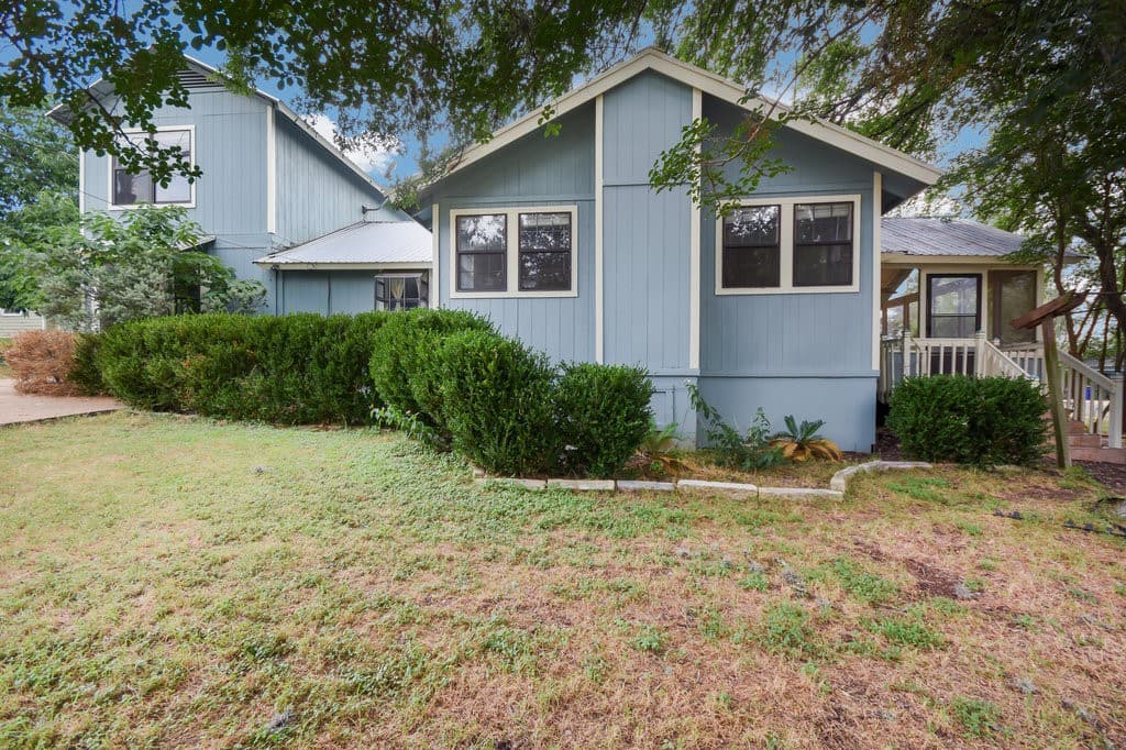 2805 Saratoga Dr