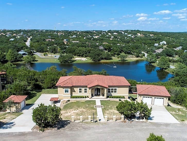 17302 Lake Wood Cir
