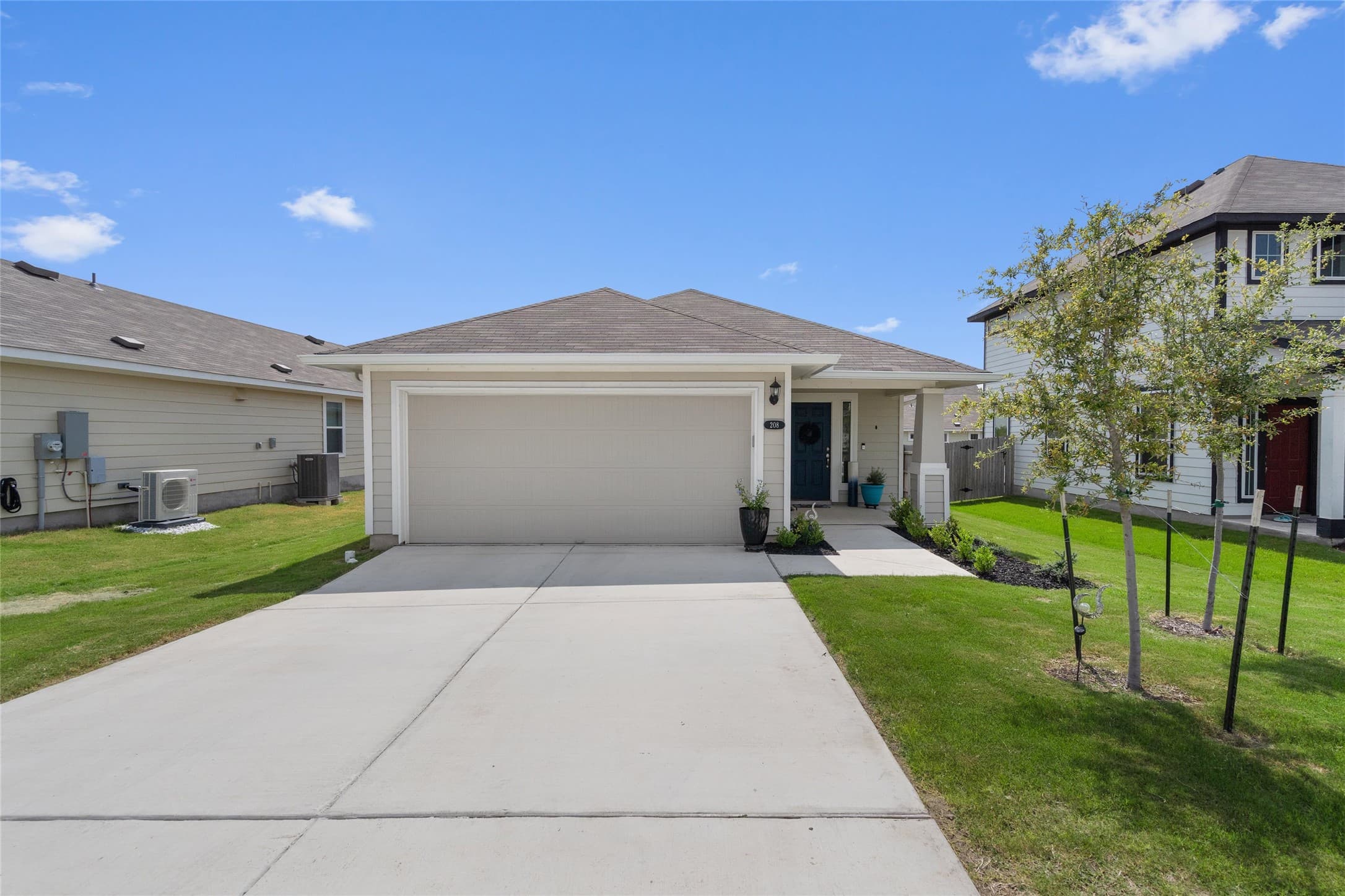 208 Blue Agate Ct