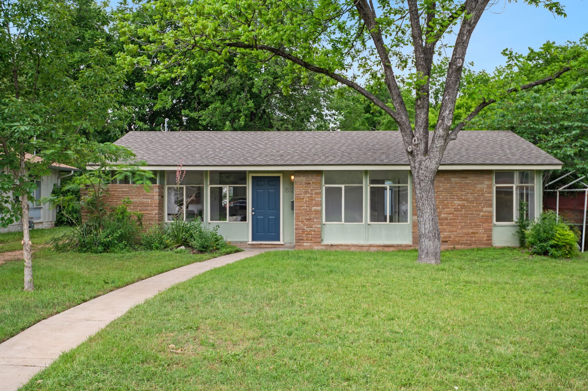 1512 Corona Dr