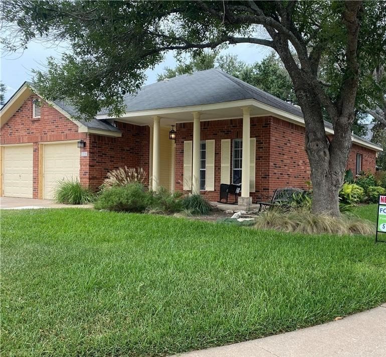1010 Blue Bird Ct