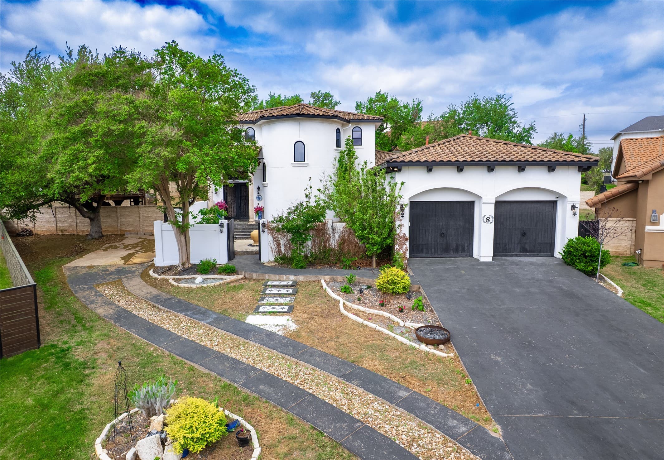 Main property image