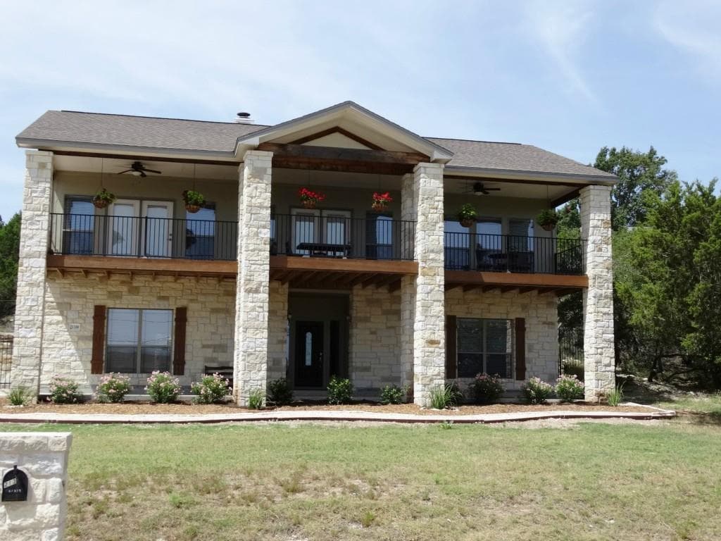 21339 Mount View Dr
