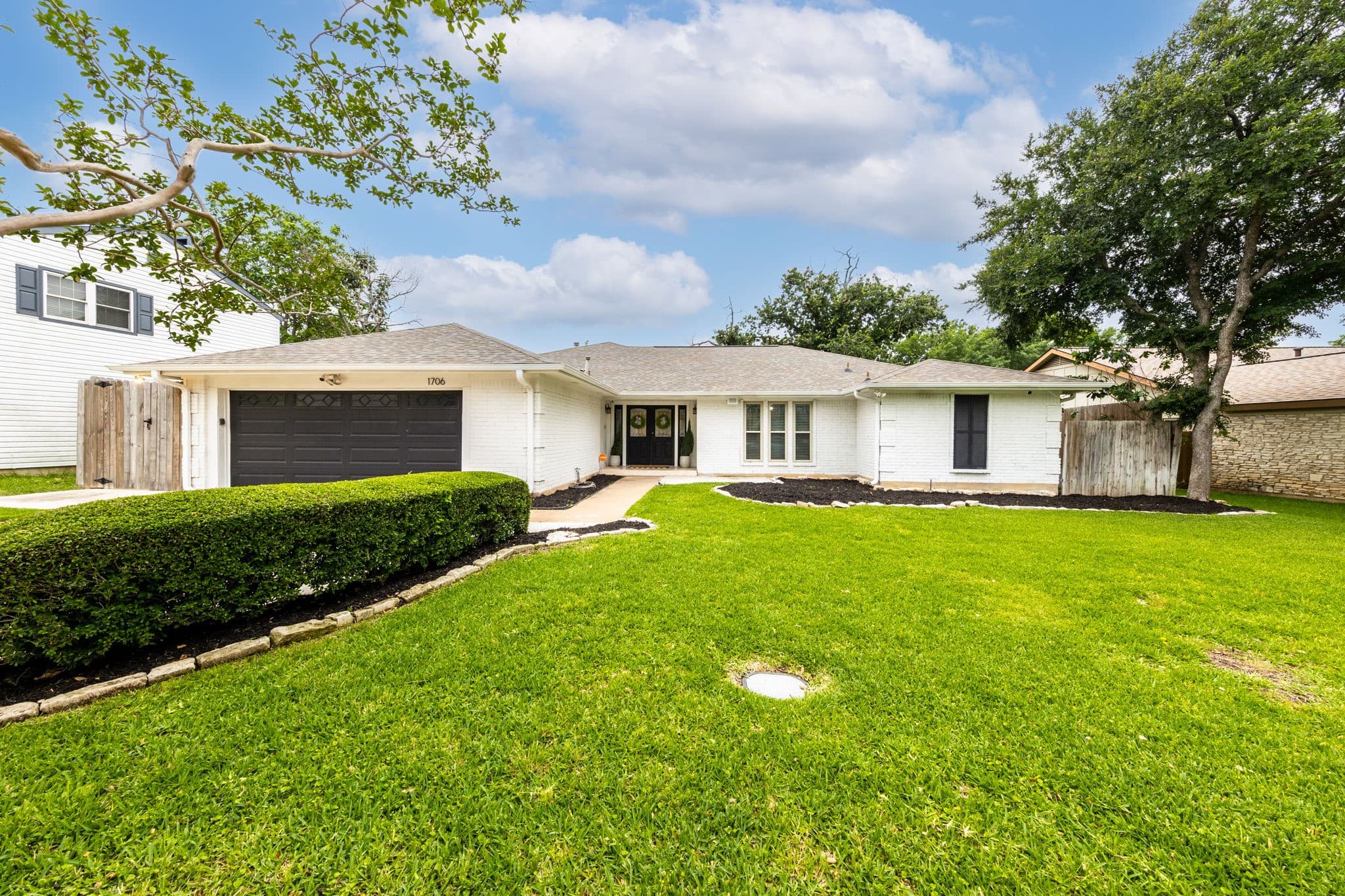 1706 Oakridge Dr