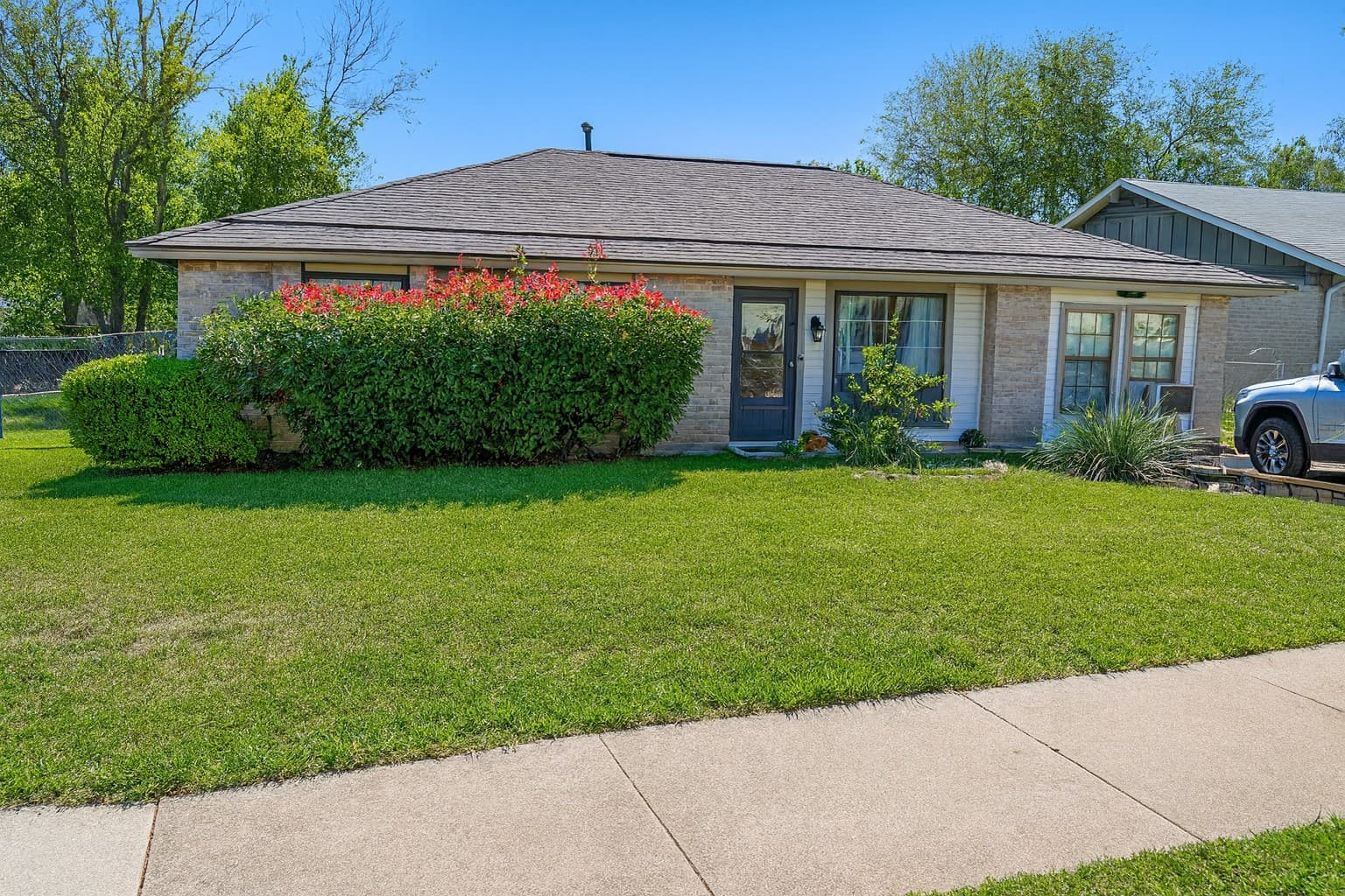 405 Thistlewood Dr
