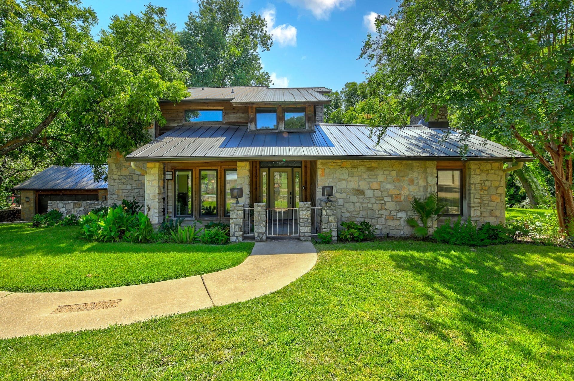 3501 Vara Dr