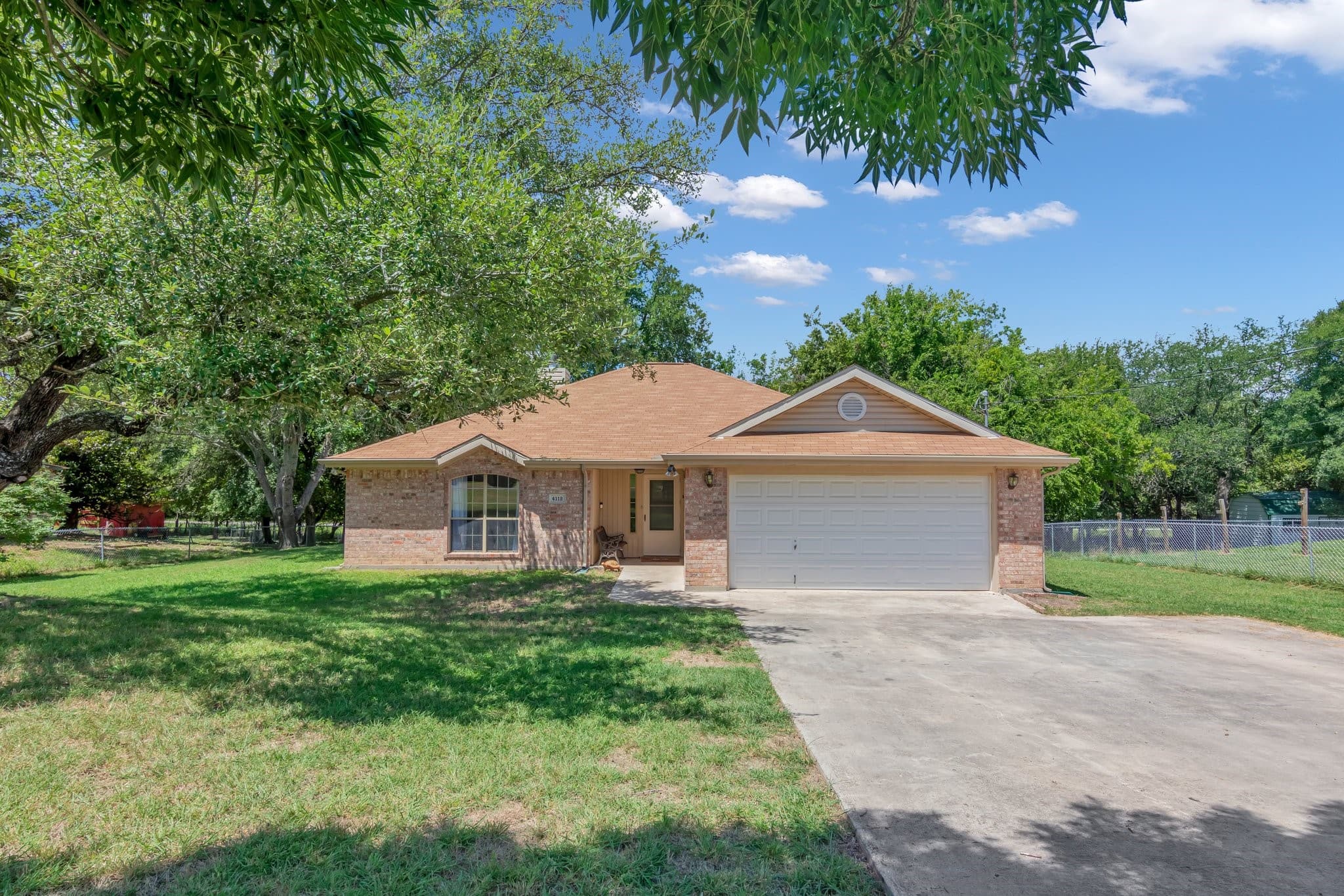 4112 Lakecliff Dr
