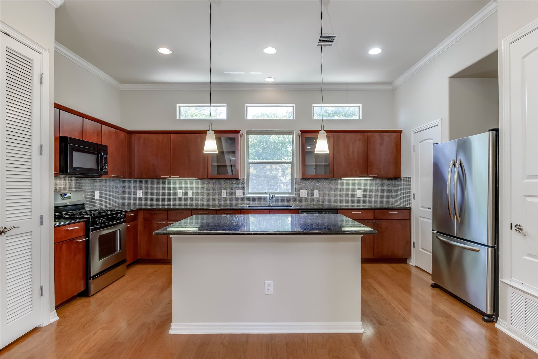 1115 Kinney Ave Apt 23
