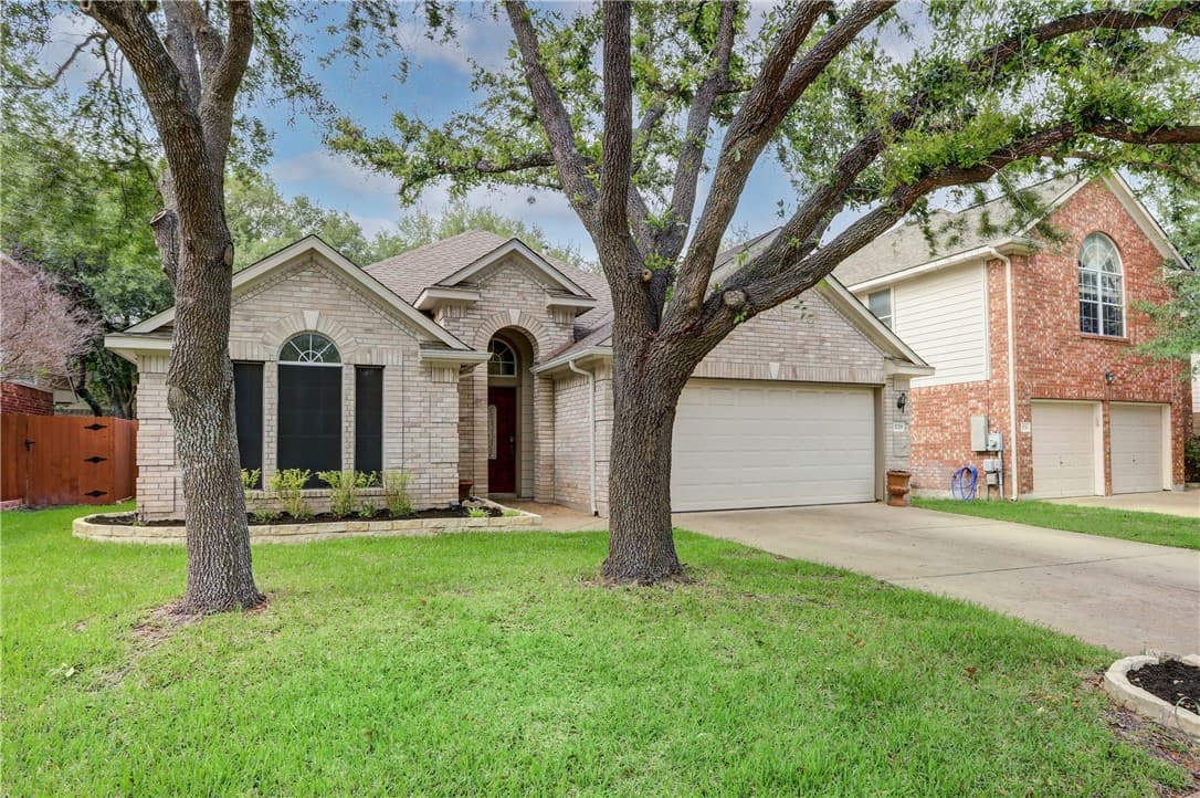 3729 Norman Loop