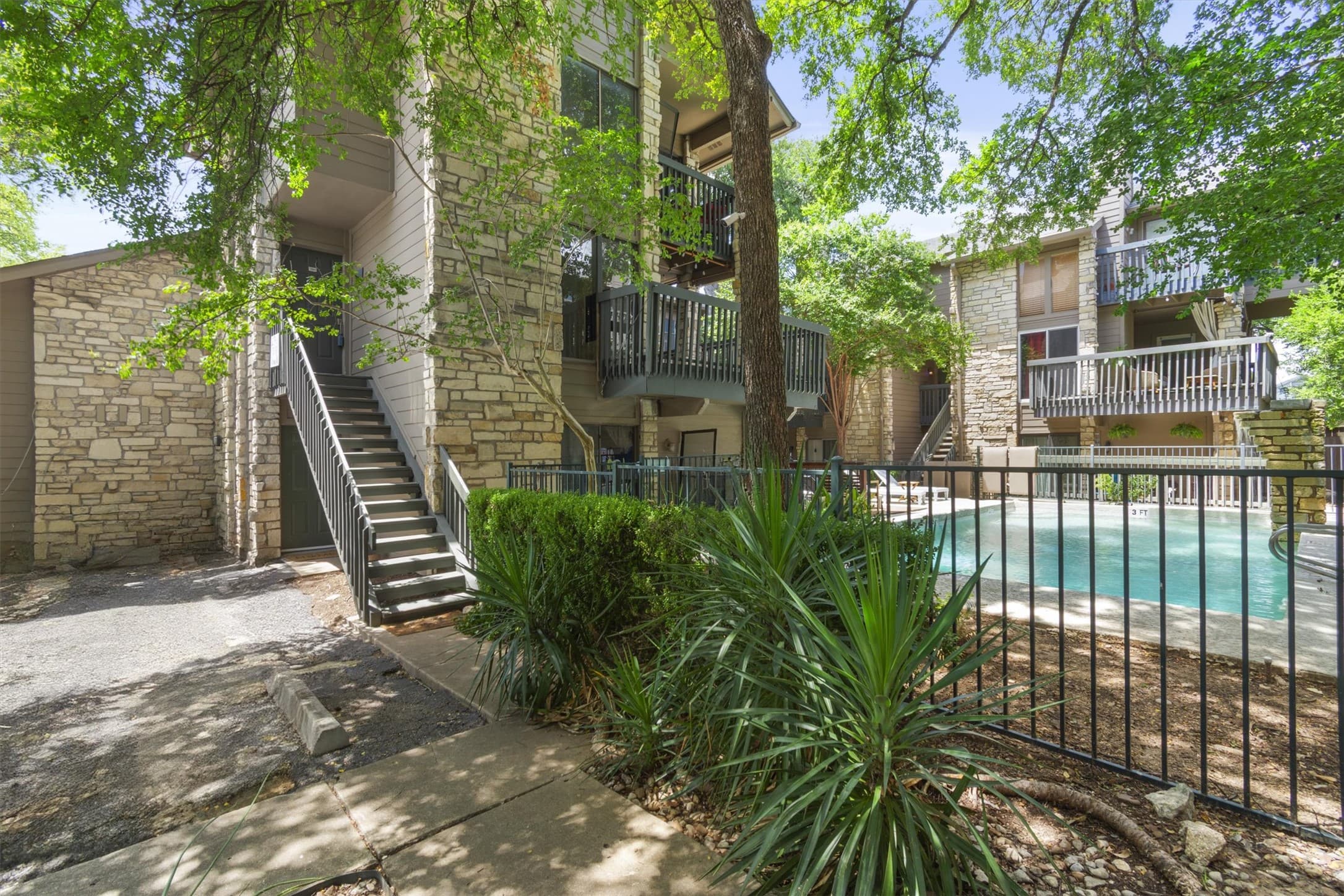 3627 Menchaca Rd Apt 204