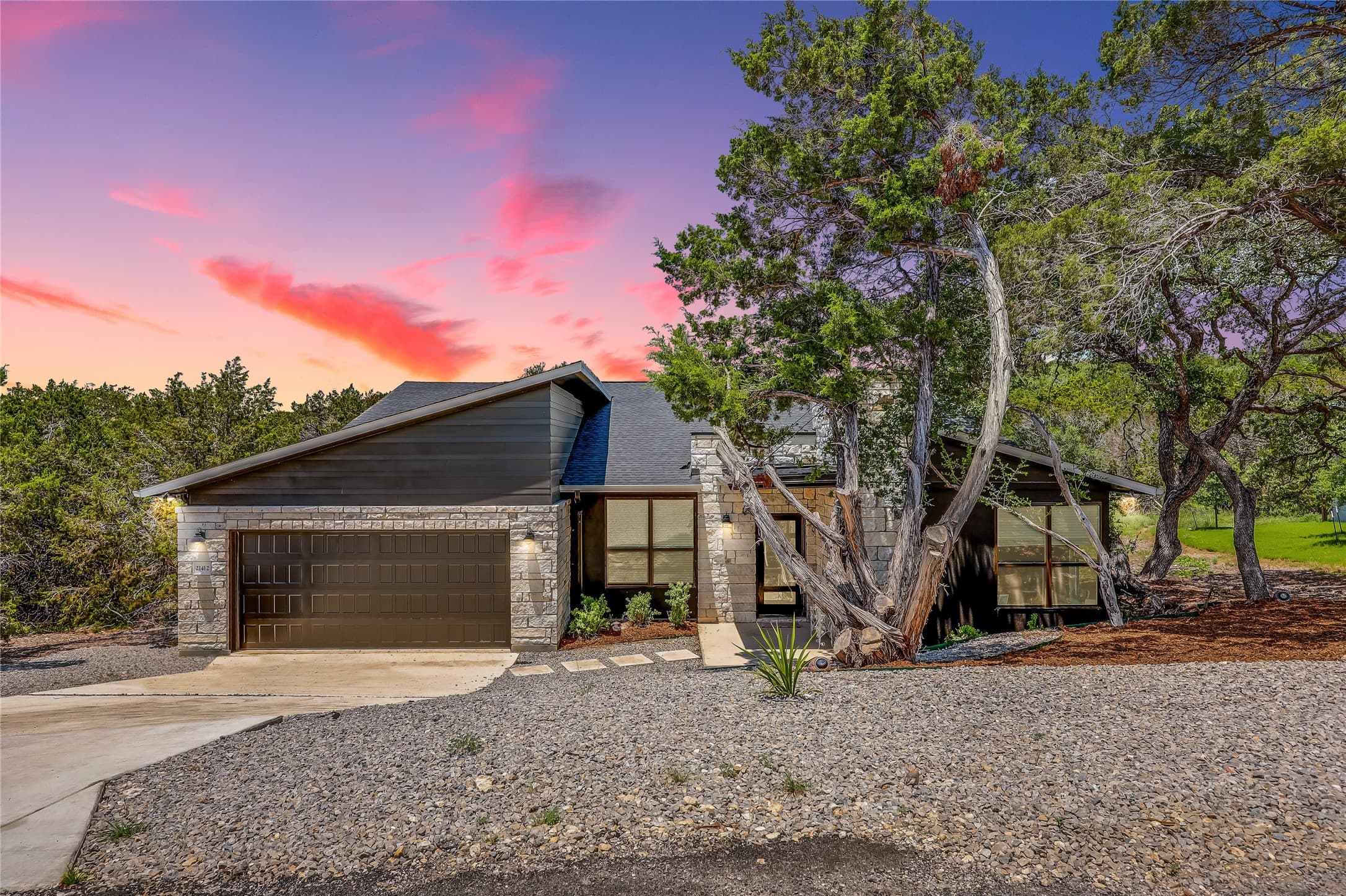 21412 Santa Rosa Ave