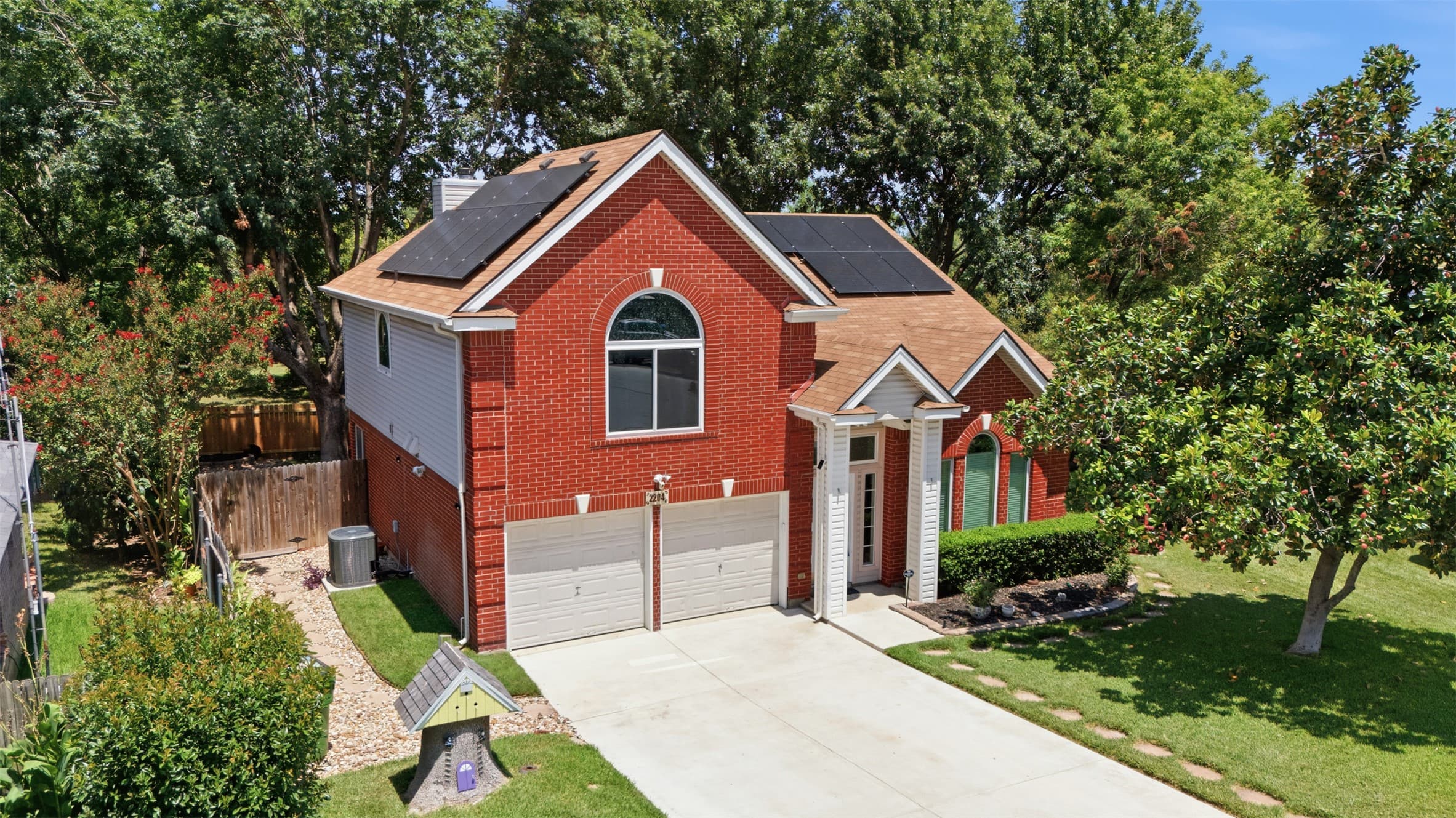 2204 Sedgewick Ln