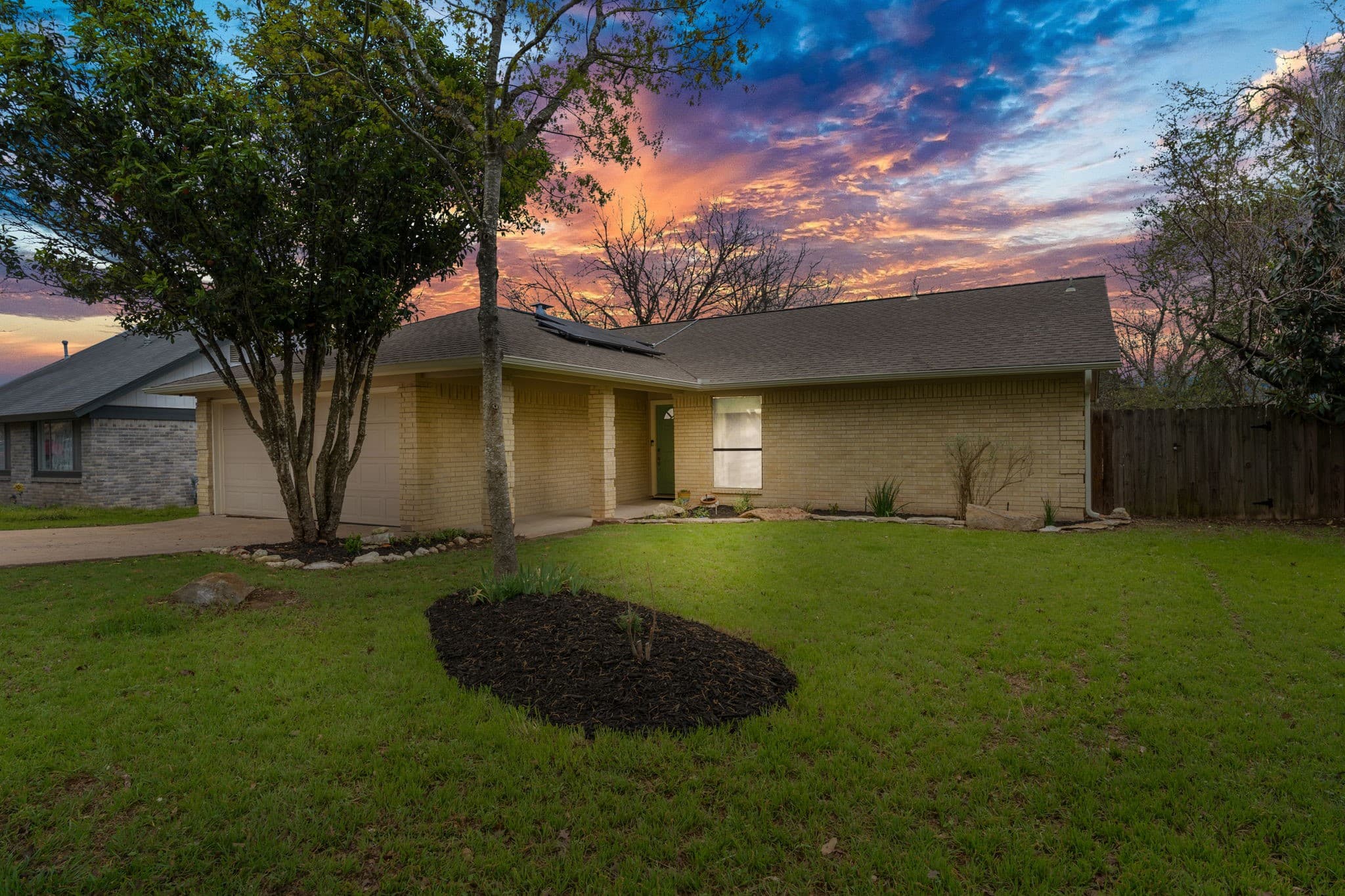 6505 Sunstrip Dr