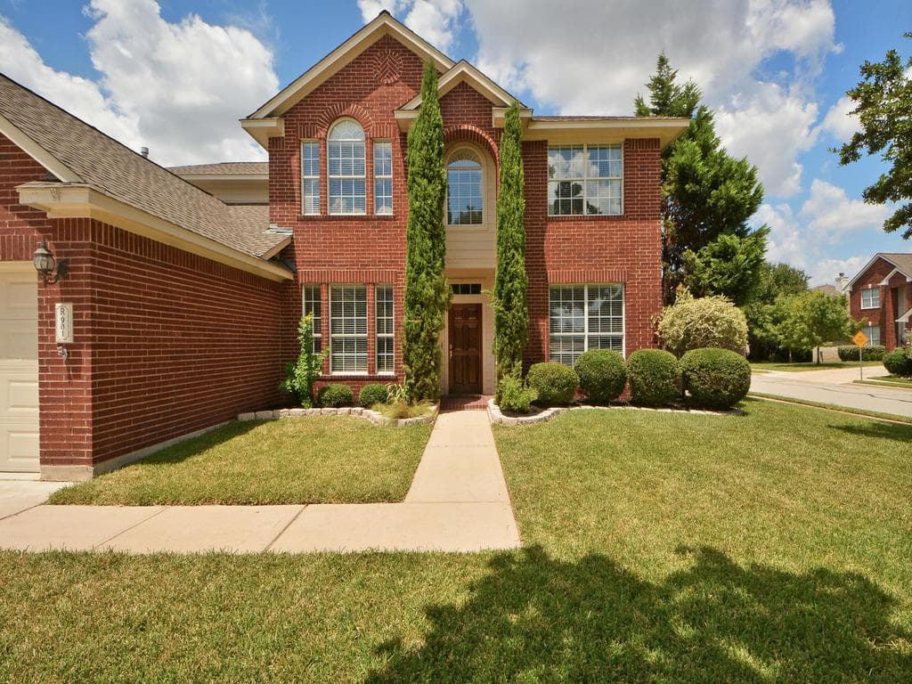 901 Hunters Creek Dr