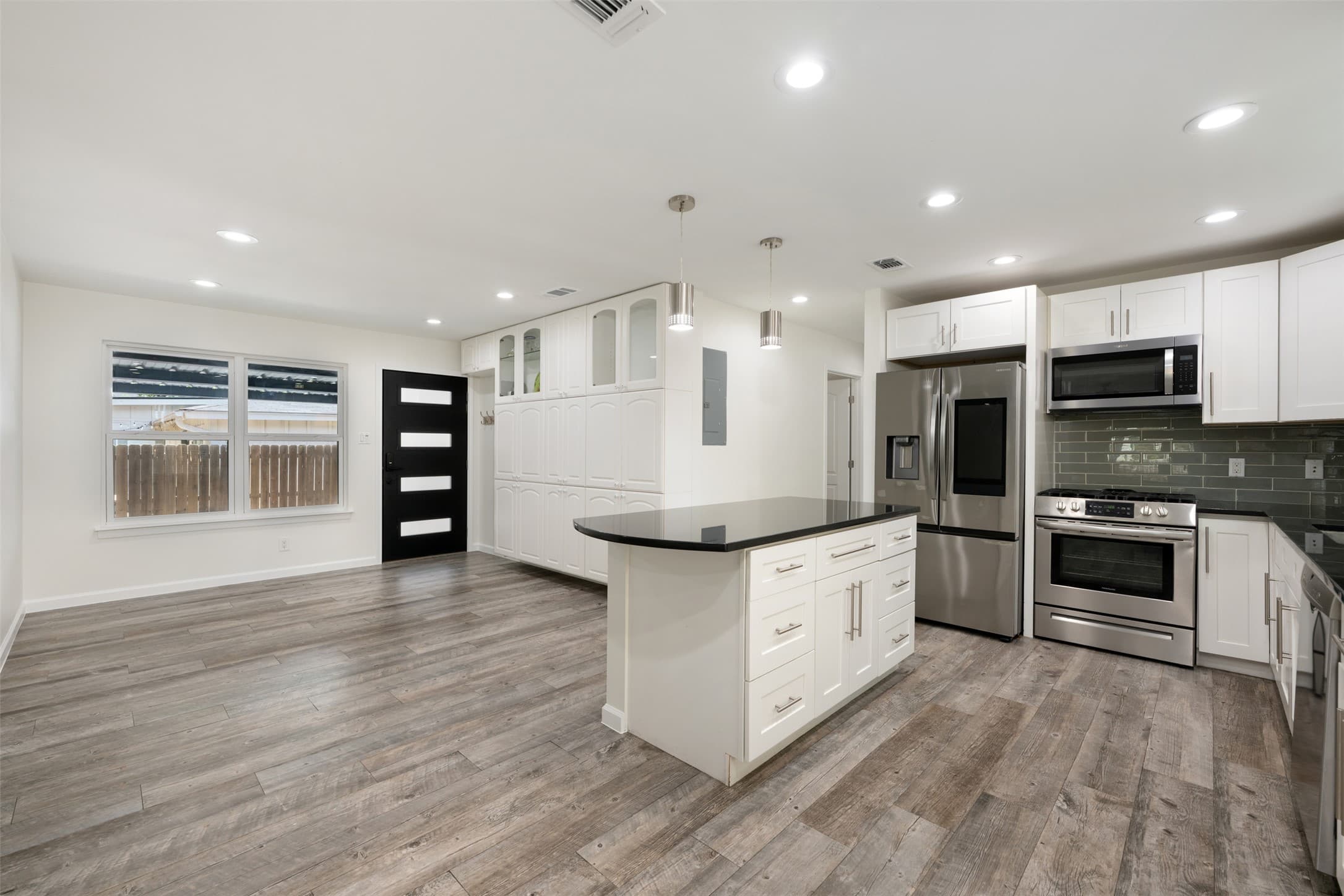 908 Plateau Cir