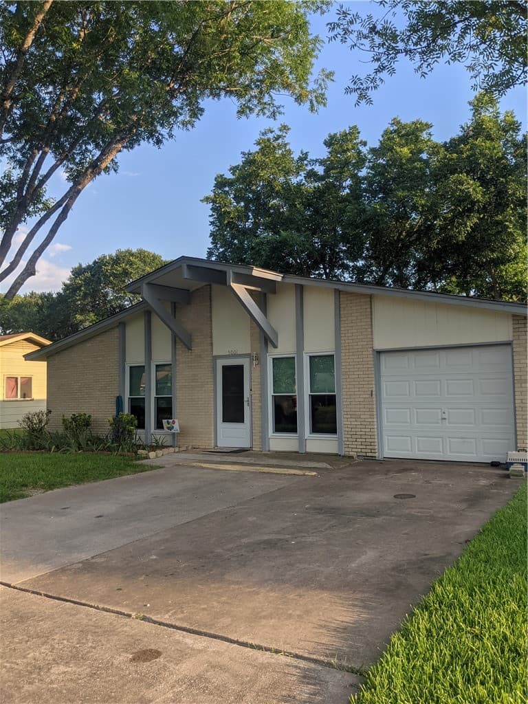 5001 Creek Bend Dr